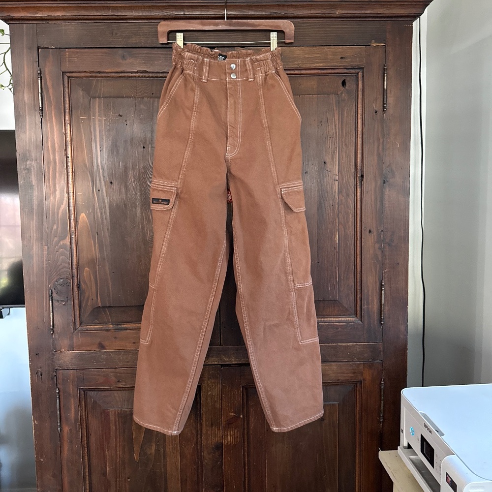 Woman BDG relaxed skate jean